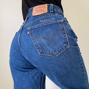 Levi’s Vintage 550 Straight Leg Dad Jeans High Rise